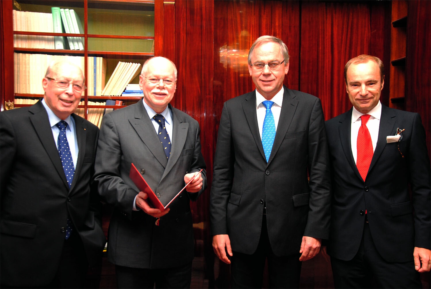 Foto (SK) Der ehemalige Honorarkonsul von Island Reinhard Meiners