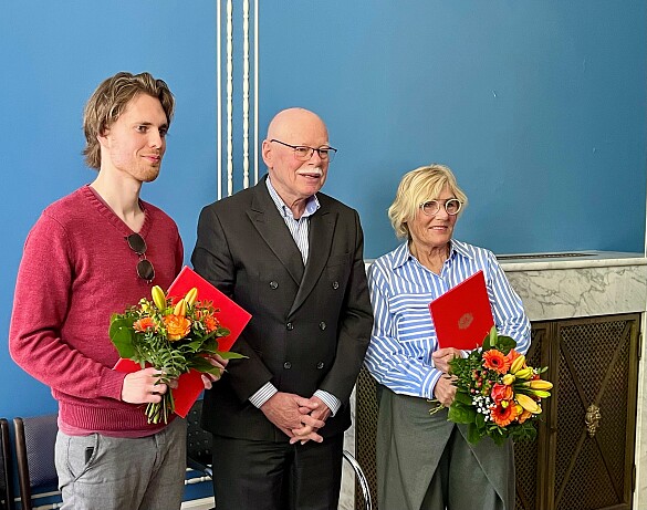 Auszeichnung für außerordentliche Zivilcourage Auszeichnung für außerordentliche Zivilcourage