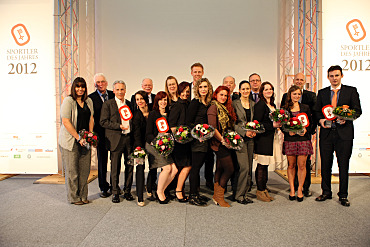 Foto: Senator Mäurer im Kreis der Sportlerinnen und Sportler des Jahres 2012
