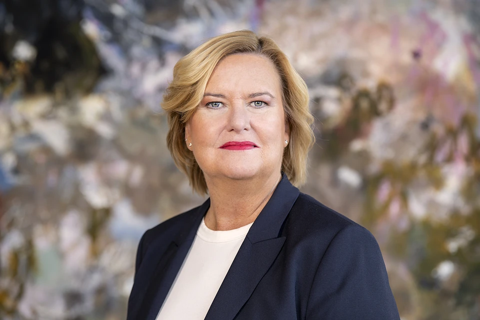 Innen- und Sportsenatorin Dr. Eva H&ouml;gl
