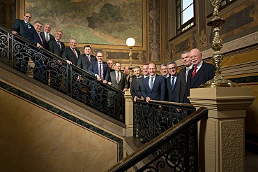 Gruppenfoto der Innenminister u.- senatoren anlässlich der Innenministerkonferenz in Leipzig 