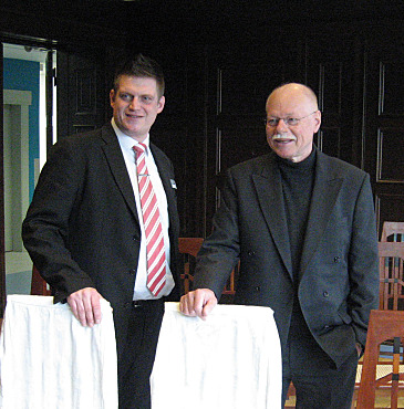 Foto: Sven Möller-Deeke, Leiter des Standesamts, Innensenator Ulrich Mäurer