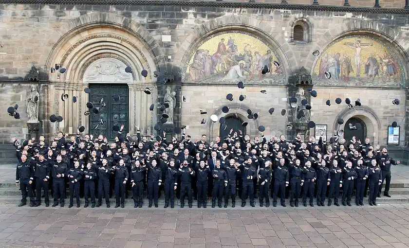 101 neue Polizeikommissarinnen und Polizeikommissare für das Land Bremen 