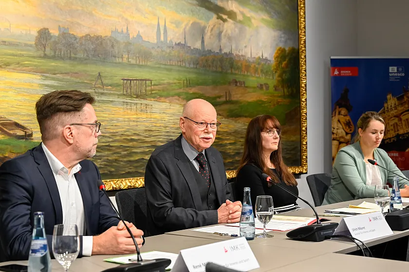 IMK Staffelstabübergabe 
&tilde; Bildnachweis: (c) Senatspressestelle