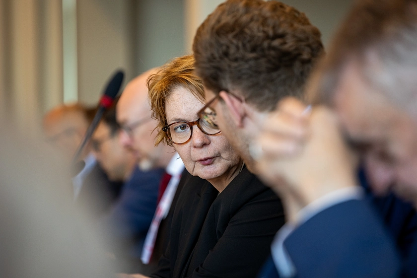 Bild: IMK_Tag3_Plenarsitzung_016 
&tilde; Bildnachweis: (c) Senator für Inneres und Sport