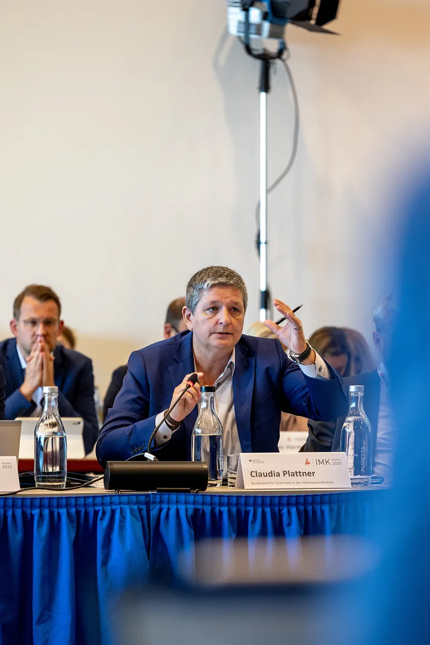 Bild: IMK_Tag3_Plenarsitzung_018 
&tilde; Bildnachweis: (c) Senator für Inneres und Sport